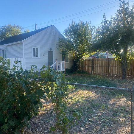 Cute Entire Small House With Large Yard! Pets Welcome! West Valley City Esterno foto